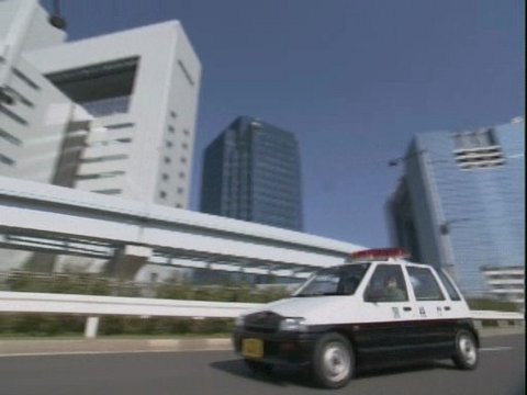 沿海弯道上的紧急通话